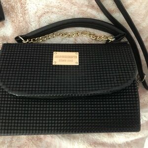 Elegant Black Handbag with Gold Chain